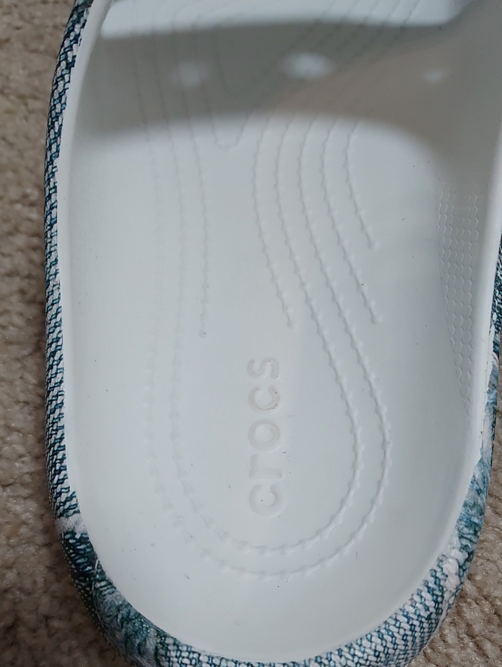 Crocs In Denim Pattern ( SIZE 10) - Picture 6 of 10